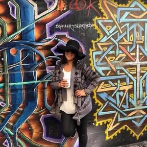 Meet your Posher, Traci